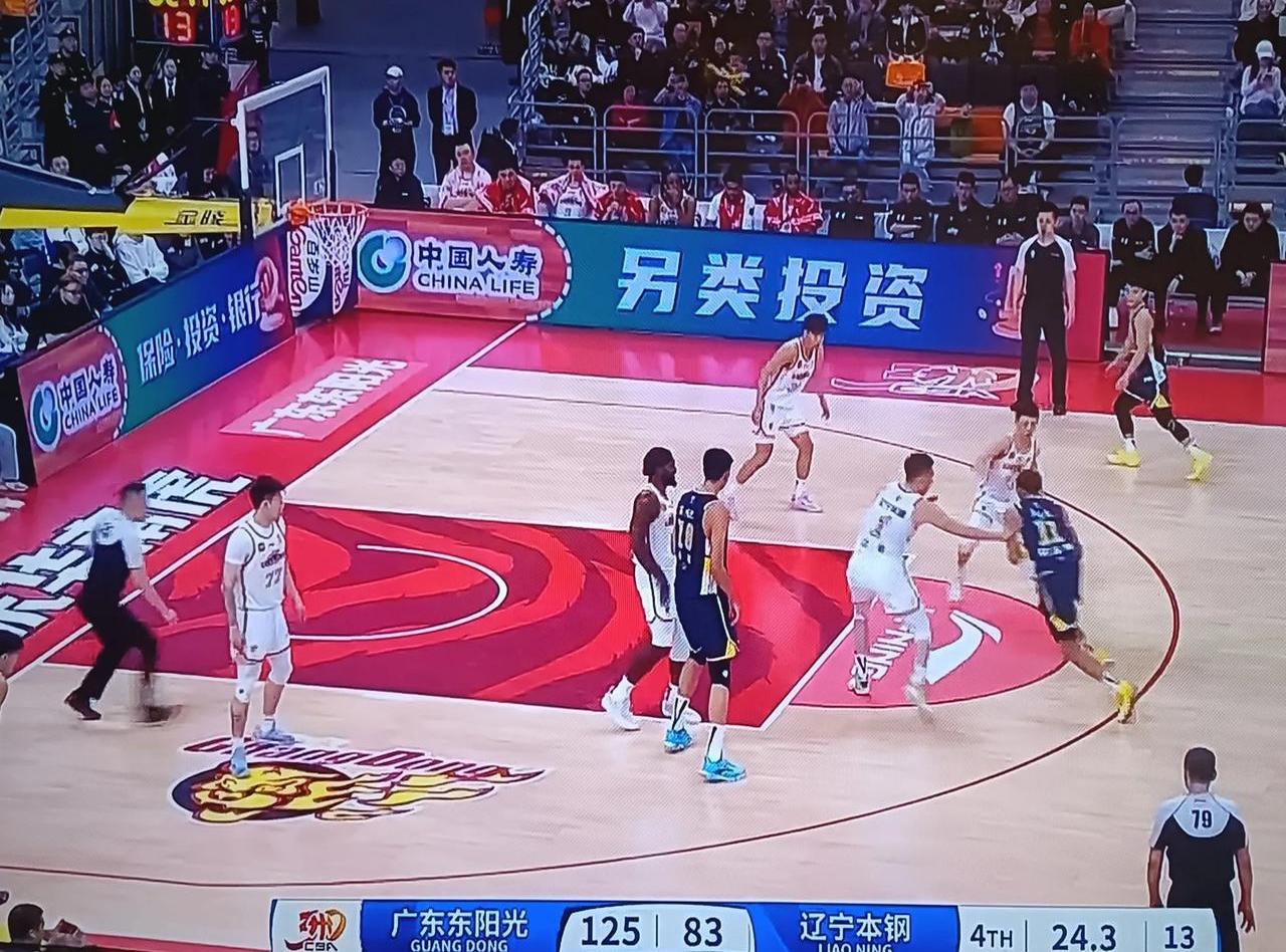 包含篮网核心失误频传，客场连败瞬间陷困的词条