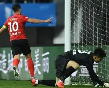 包含排名垫底的帕尔玛重整旗鼓，为保级而战的词条