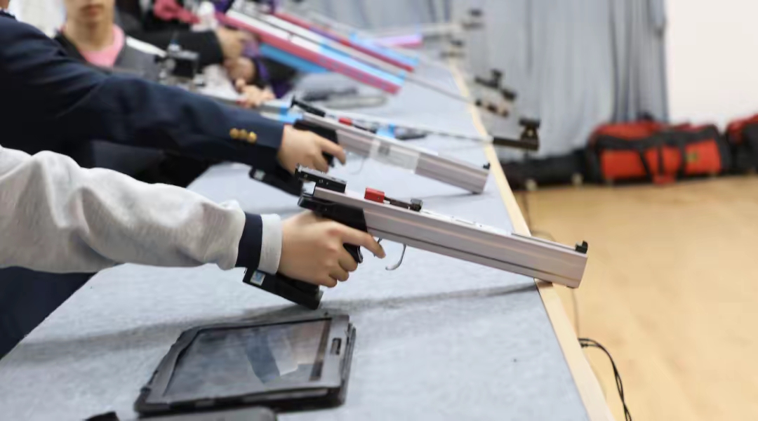 射击比赛瑞士选手实现惊险反超 射击比赛瑞士选手实现惊险反超