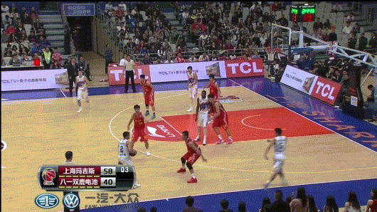 篮球比赛中球员防守技巧获好评 篮球比赛中球员防守技巧获好评