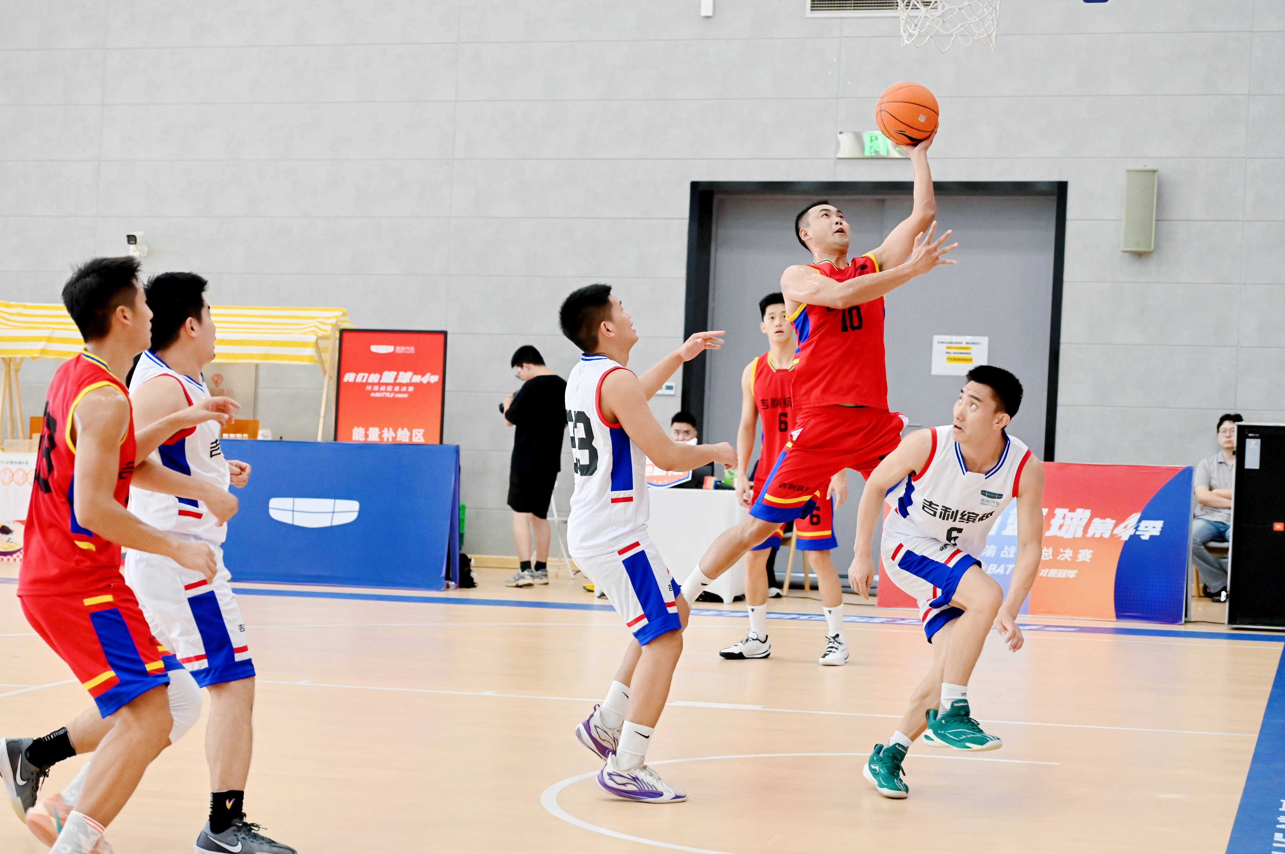 全球各地举行的大型篮球赛事备受关注 全球各地举行的大型篮球赛事备受关注