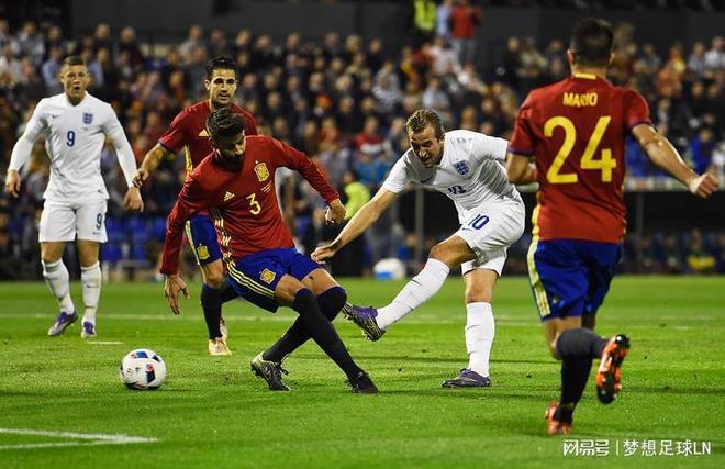 包含欧预赛关键时刻强强对话,谁将笑到最后?的词条 包含欧预赛关键时刻强强对话,谁将笑到最后?的词条