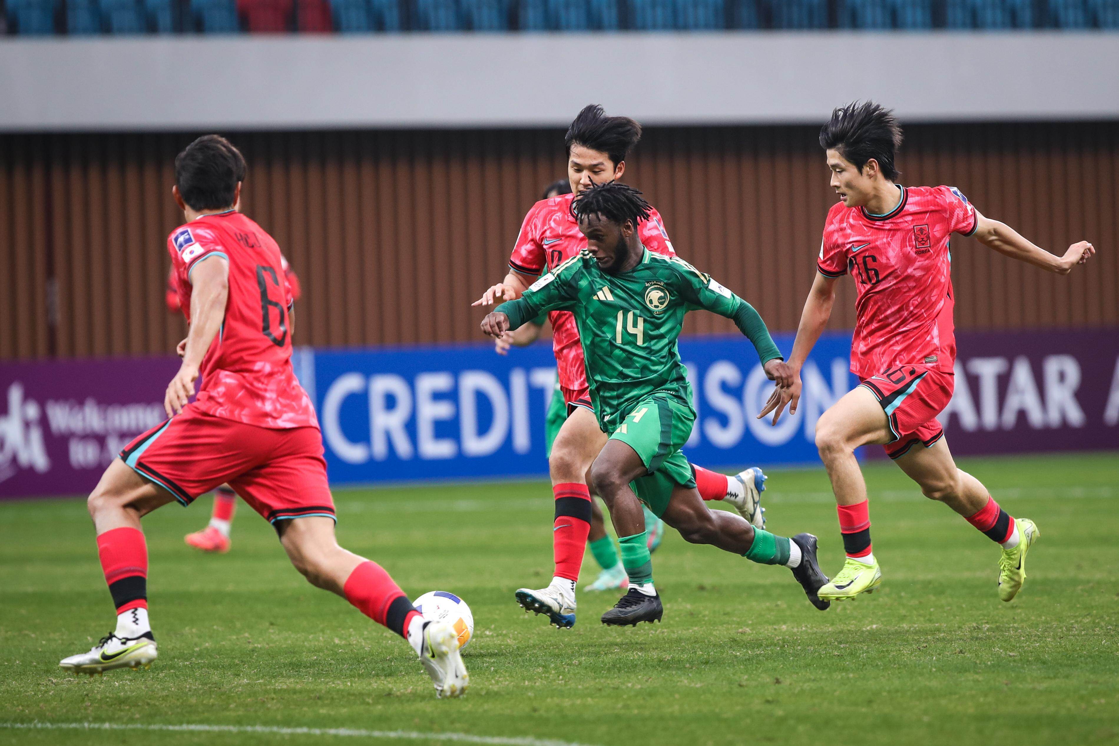 澳大利亚队击溃对手晋级国际比赛半决赛 澳大利亚队击溃对手晋级国际比赛半决赛