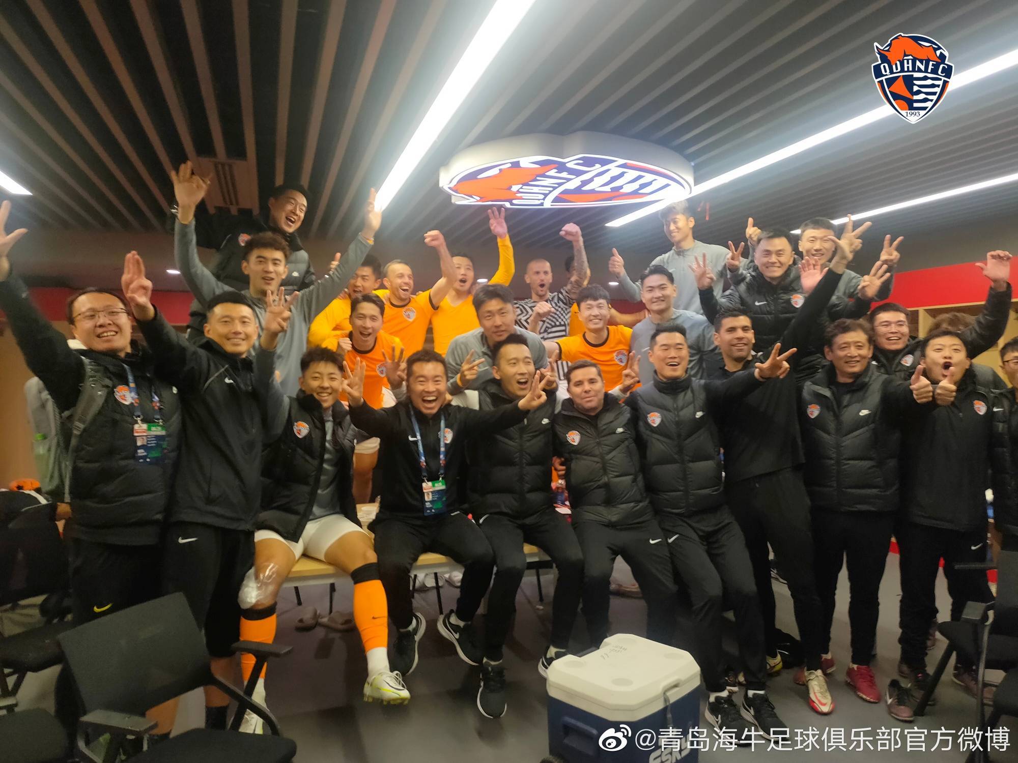 广东主场战胜青岛,常规赛遥遥领先! 广东主场战胜青岛,常规赛遥遥领先!