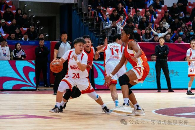 陕西队在比赛中展现了强大的团队合作 陕西队在比赛中展现了强大的团队合作