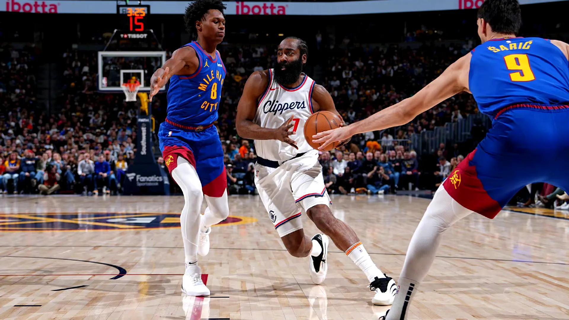 快船击败骑士,终结连败 快船击败骑士,终结连败