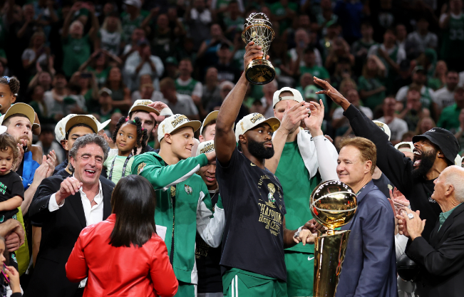 凯尔特人击败独行侠迎来连胜 凯尔特人击败独行侠迎来连胜