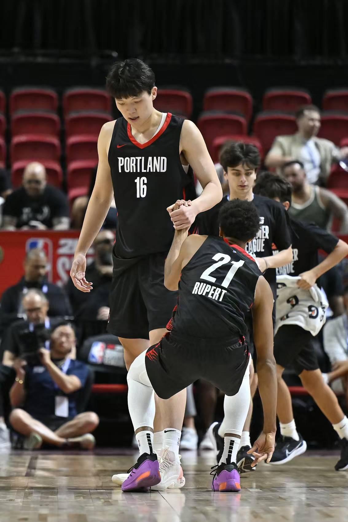 开拓者取得重要胜利,击败魔术 开拓者取得重要胜利,击败魔术