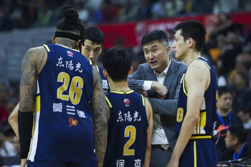 广东男篮击败辽宁获9连胜,豪取领先优势 广东男篮击败辽宁获9连胜,豪取领先优势