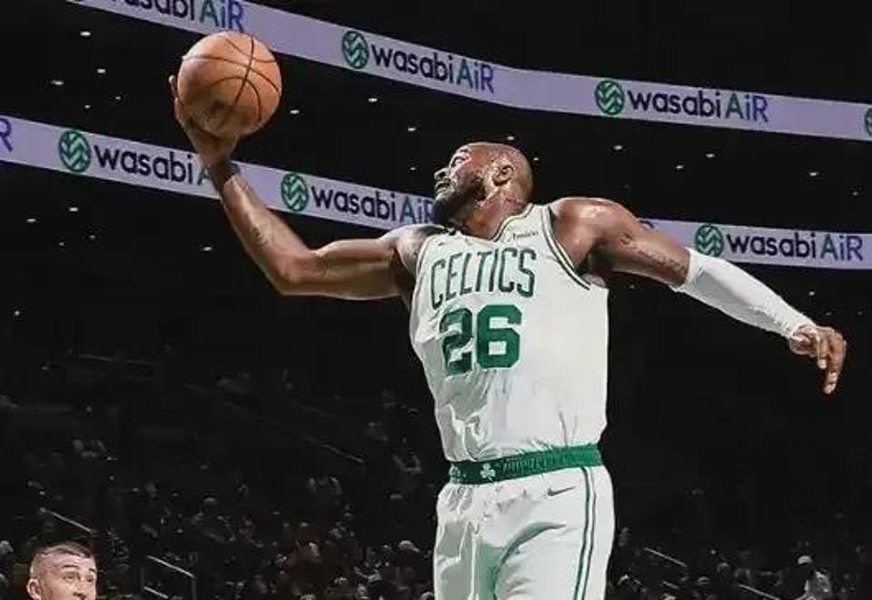 76人客场击败凯尔特人,展现强大实力 76人客场击败凯尔特人,展现强大实力