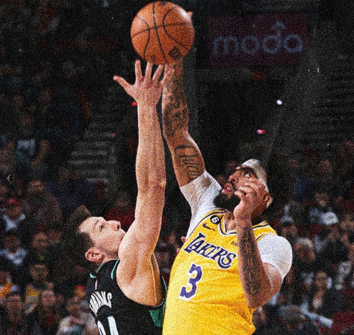 开拓者三连胜，利拉德爆发砍下35分