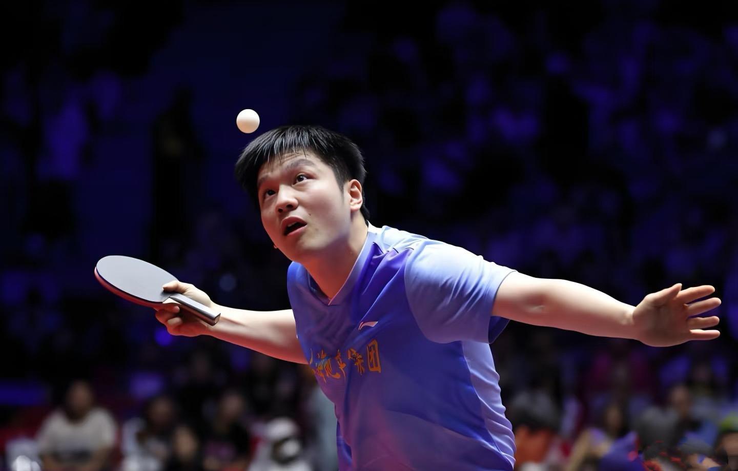 中国队翻盘日本队,樊振东惊艳四座 中国队翻盘日本队,樊振东惊艳四座